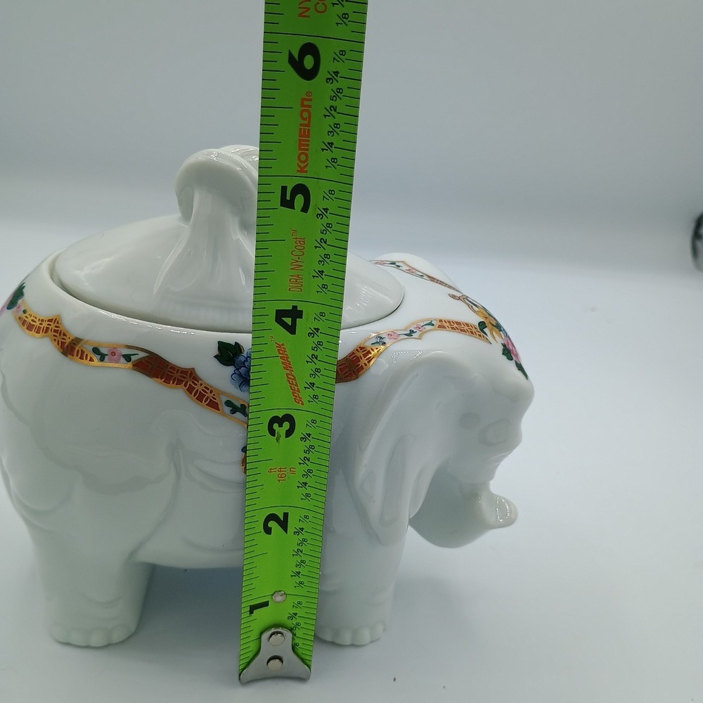 Chinoiserie White Porcelain Elephant With Lid Japan Trinket Box Elizabeth Arden - Picture 12 of 14